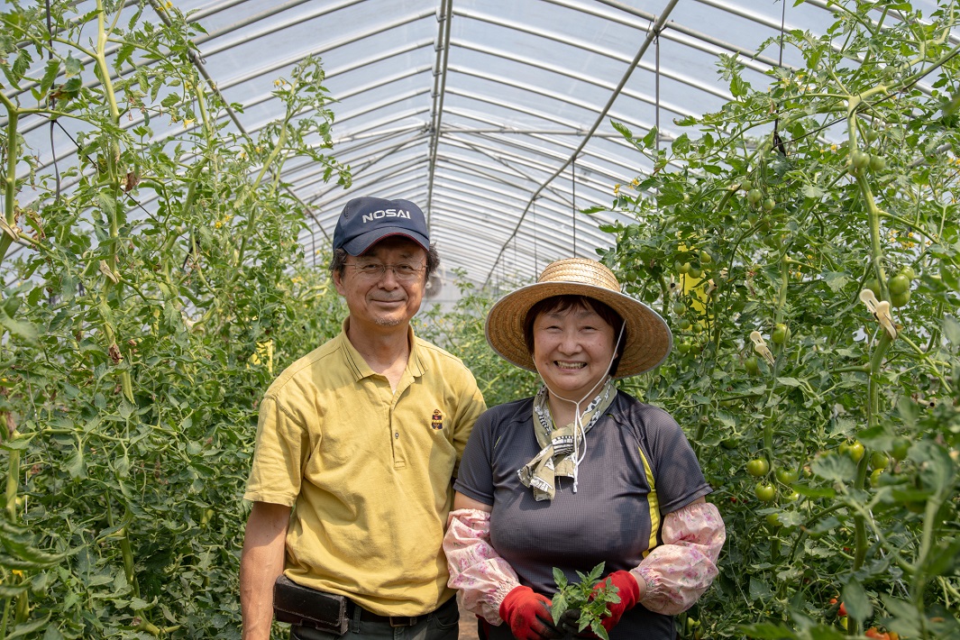 緑と風の農園代表高柳秀樹さんと妻の祥子さん