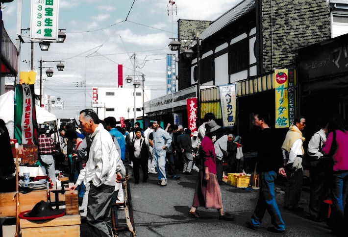 木下駅骨董市