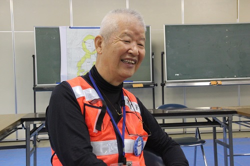 加曽利貝塚ボランティアガイドさんの押尾さんの案内で加曽利貝塚の魅力をたっぷり堪能しました