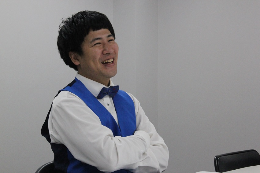 草加市の思い出を語るラフレクランきょんさん。