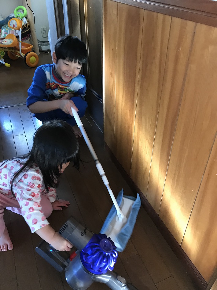 子ども専用お掃除グッズで楽しくお掃除