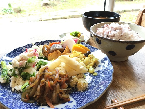 発酵暮らし研究所&カフェうふふのランチ