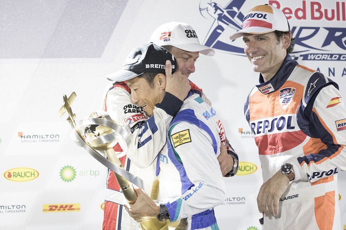 レッドブルエアレース2017大会年間王者に輝いた室屋義秀さん