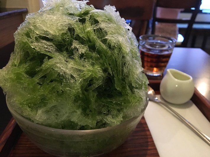 柏の人気店 三日月氷菓のかき氷
