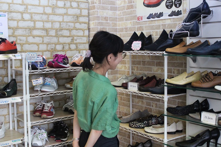 UNISHOES(ユニシューズ)店内の様子
