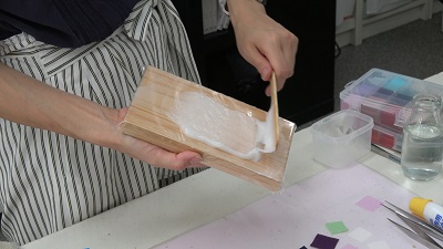 七五三の髪飾りとして人気のつまみ細工の作り方