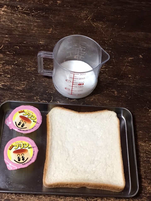 駄菓子でつくるフレンチトースト材料画像