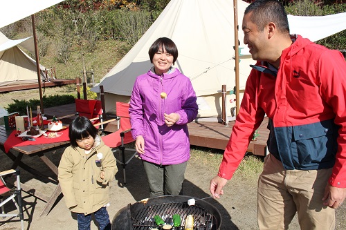 おしゃれ冬キャンプの定番焼きマシュマロ