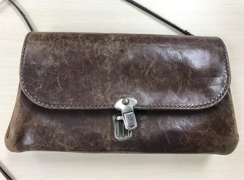 革製品 お財布ポーチのすれ傷直し