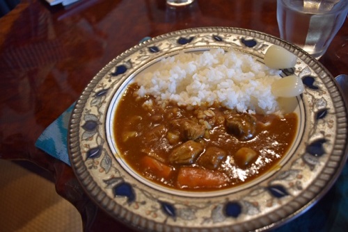 千葉県船橋市古民家カフェゆずカフェの「ビーフカレー」はコーヒーは➕200円で付けられます。