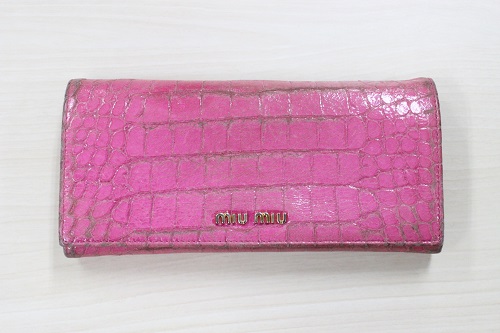 MIUMIUの革のお財布 すれ・色あせの回復(色付け)