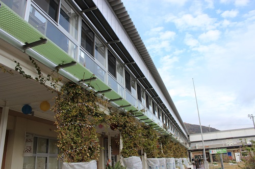 “元”教室は、道の駅としては珍しい宿泊施設に、“元”職員室や理科室、家庭科室が店舗や交流スペースに変身。