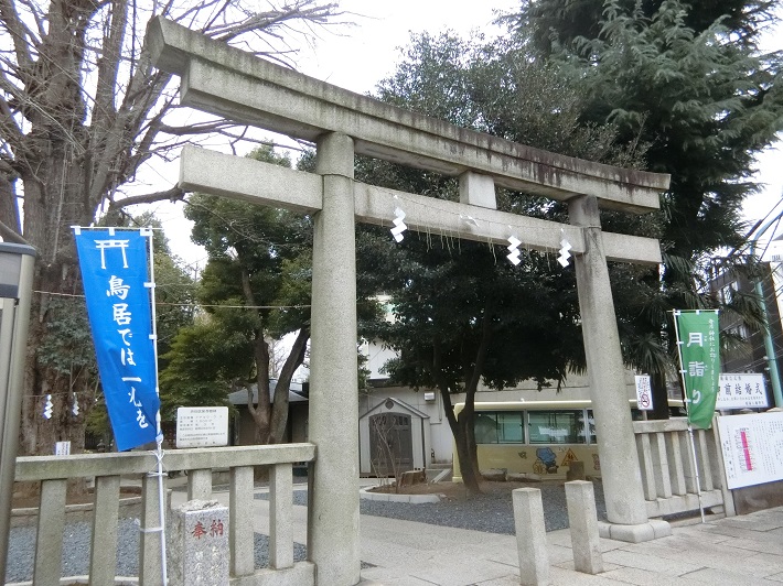 ダガヤサンドウ鳩森八幡神社鳥居