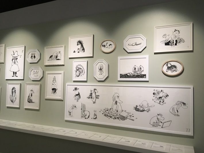 ヘムレンさんやスナフキンなどムーミン谷の仲間たちを紹介する展示コーナー