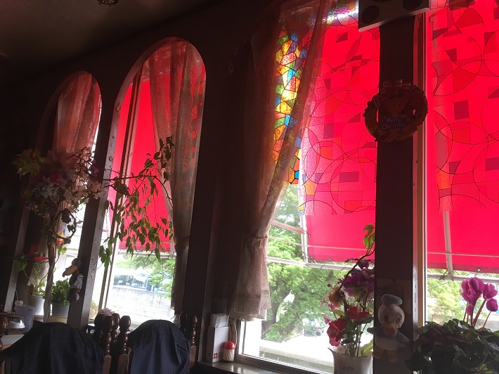 稲毛喫茶店 秋桜(コスモス) 店内カーテン