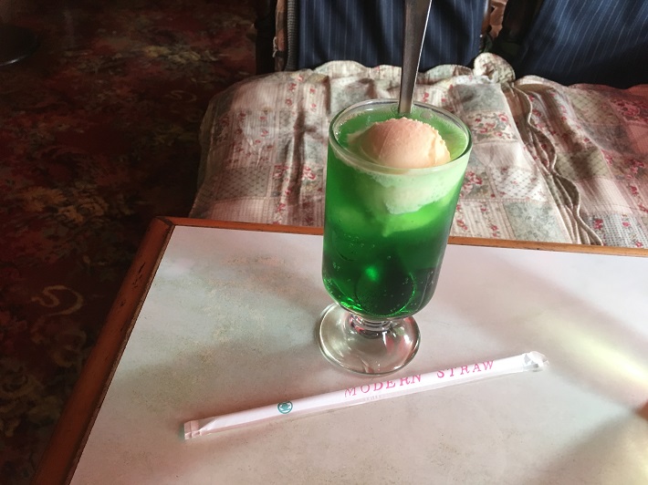 稲毛喫茶店 秋桜(コスモス) クリームソーダ