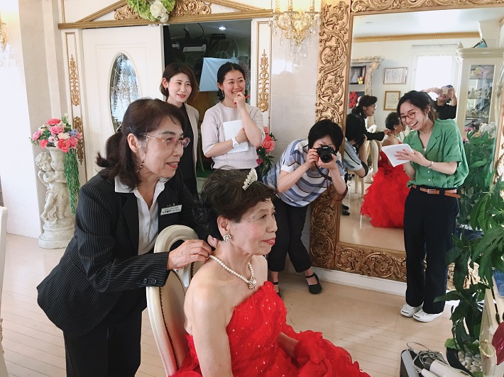 敬老の日やおじいちゃんおばあちゃんの誕生日プレゼントに写真館で記念撮影。