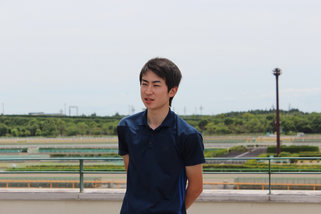 ジョッキーの夢を諦めてJRAの競馬学校に進み厩務員になったアニベジ卒業生