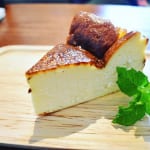 千葉県佐倉市のちいさな箱カフェのバスクチーズケーキ