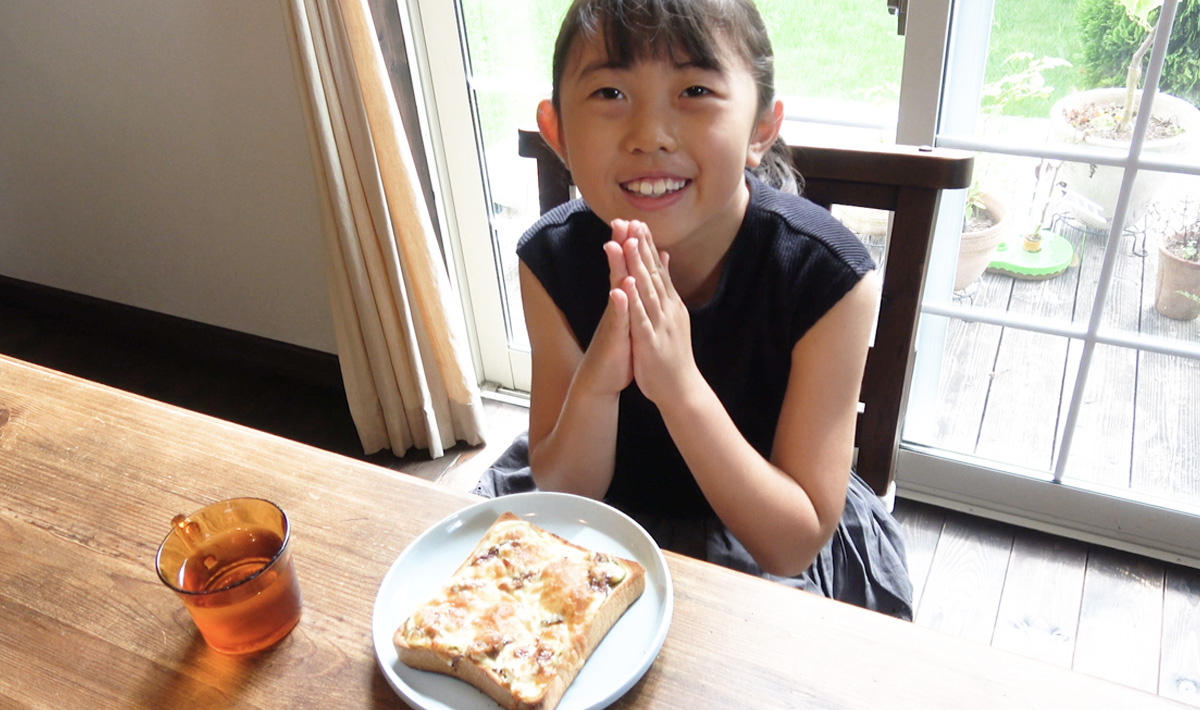 サンマのかば焼き缶ピザトースト